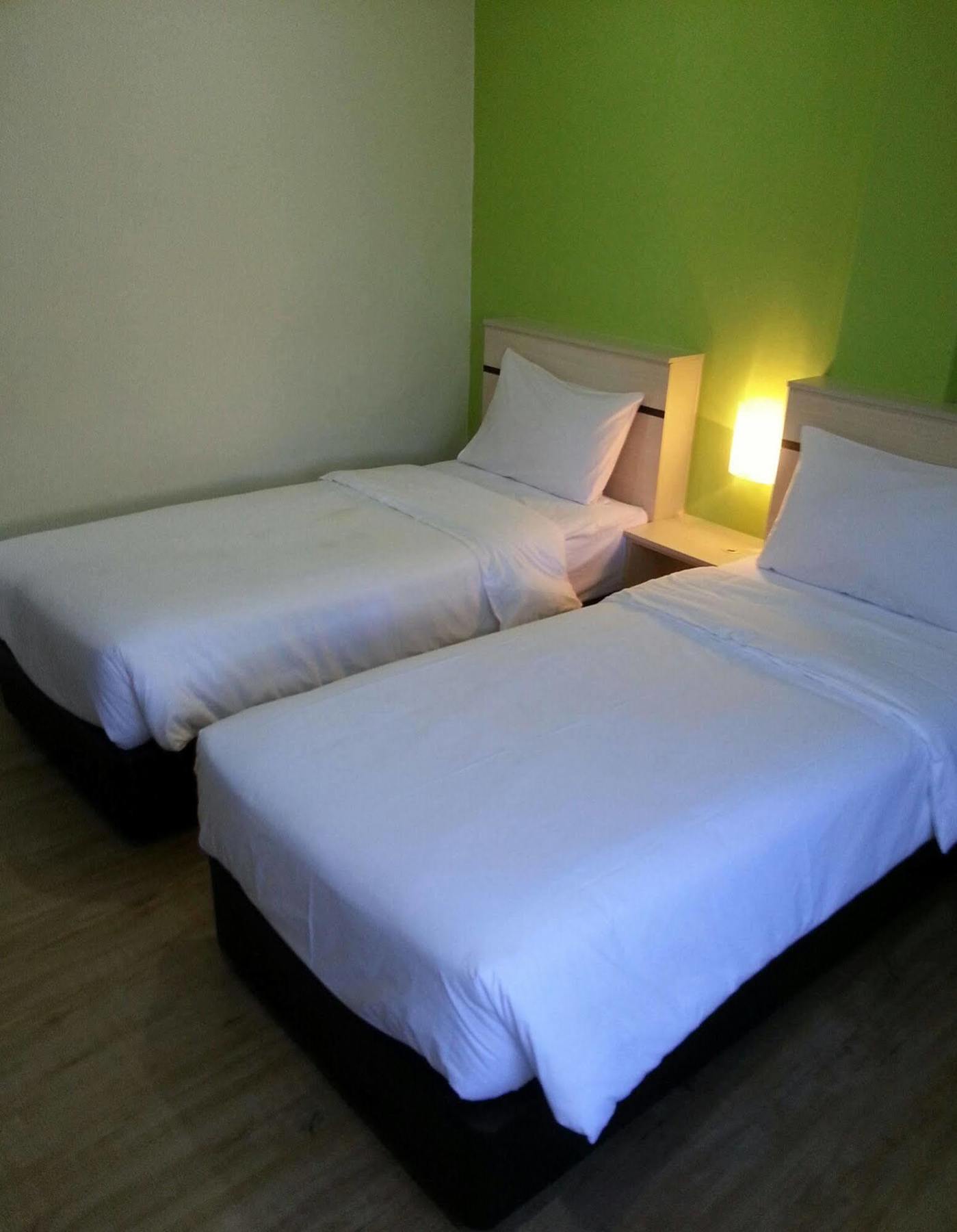 Merlin Penang Hotel 2*