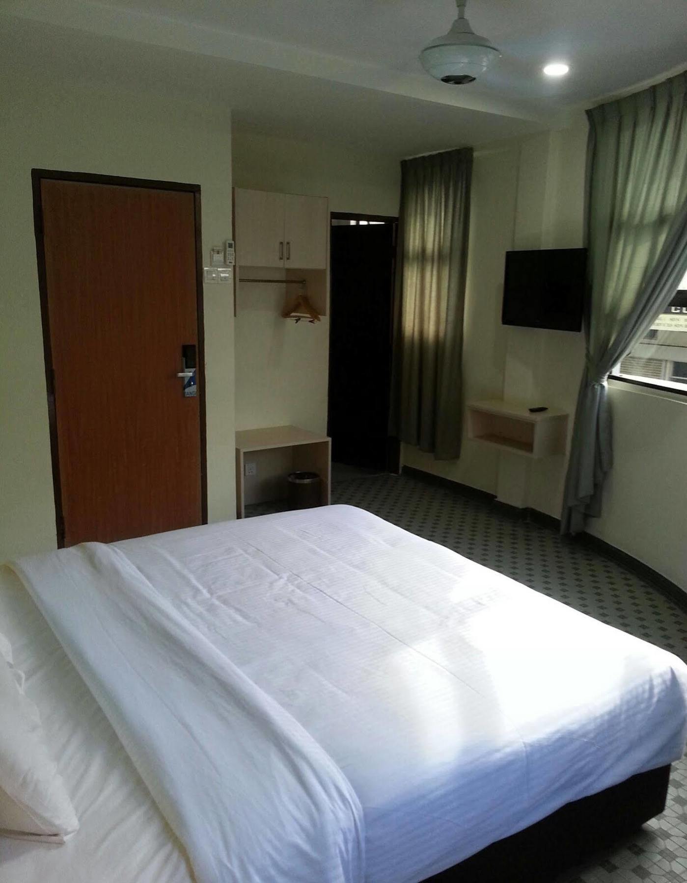 Merlin Penang Hotel 2*