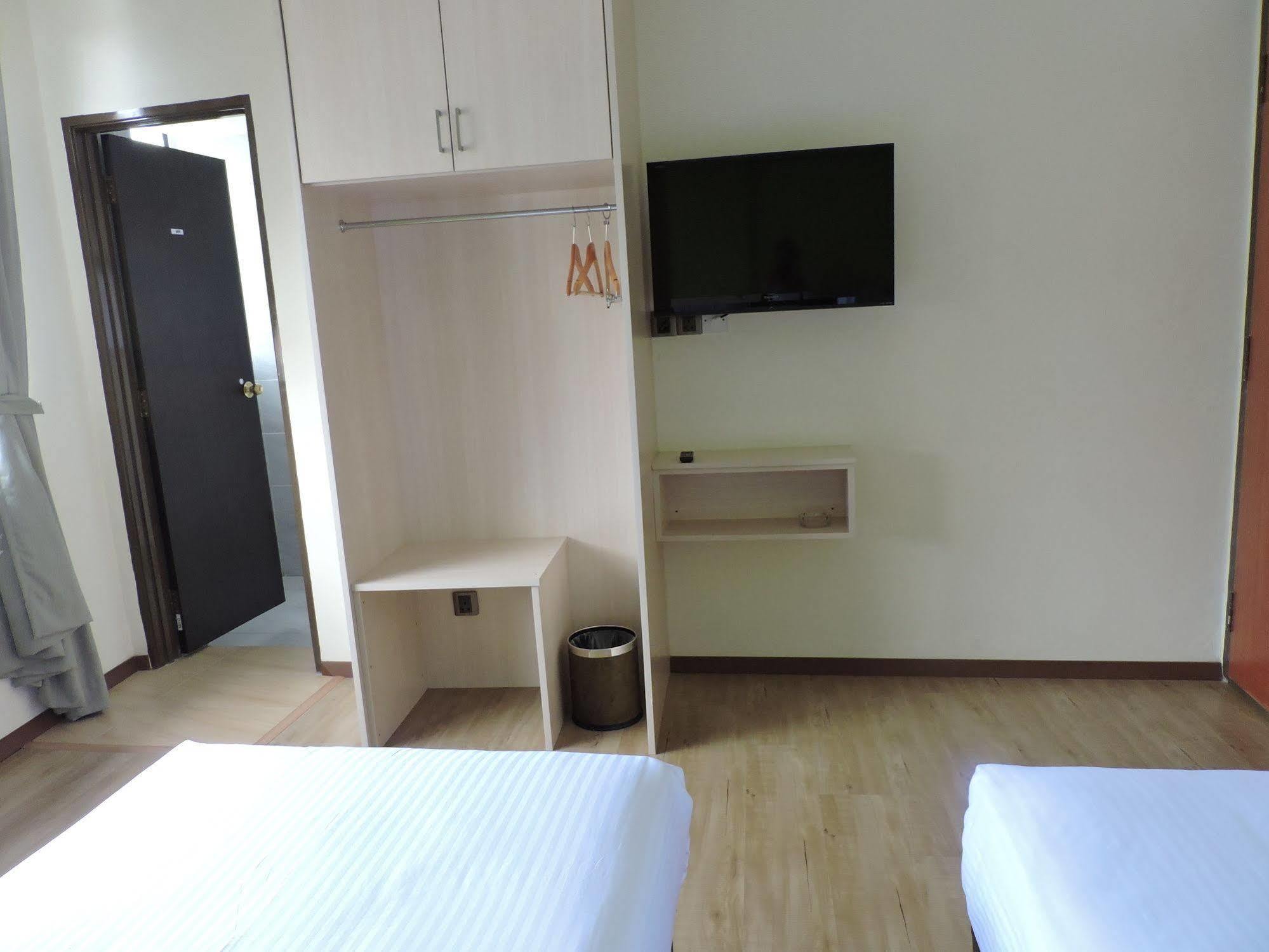 Merlin Penang Hotel 2*